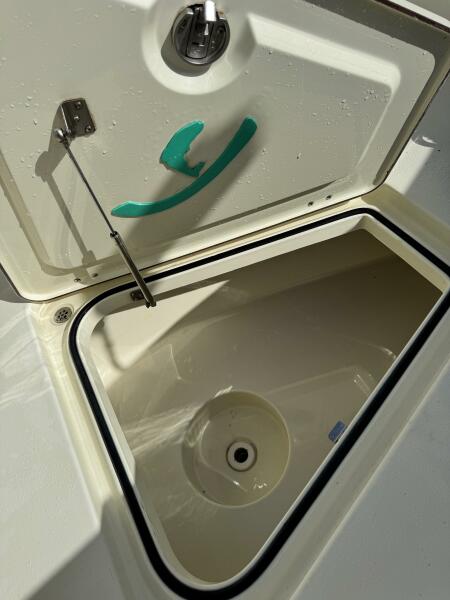 27' 2018 Young Boats 27