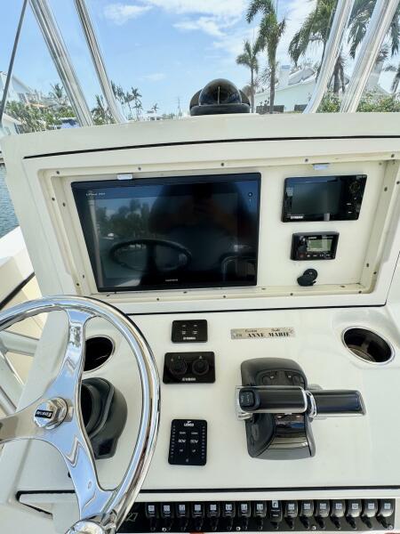 27' 2018 Young Boats 27