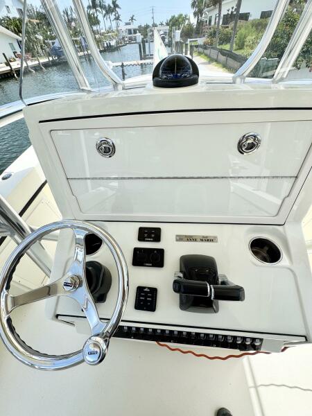 27' 2018 Young Boats 27