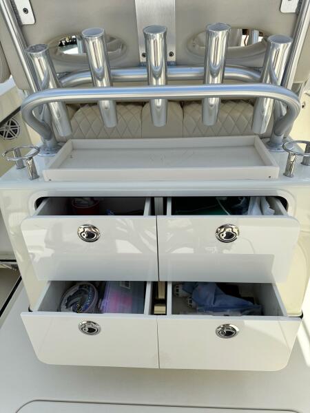 27' 2018 Young Boats 27