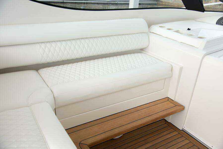 41ft Jupiter Yacht For Sale