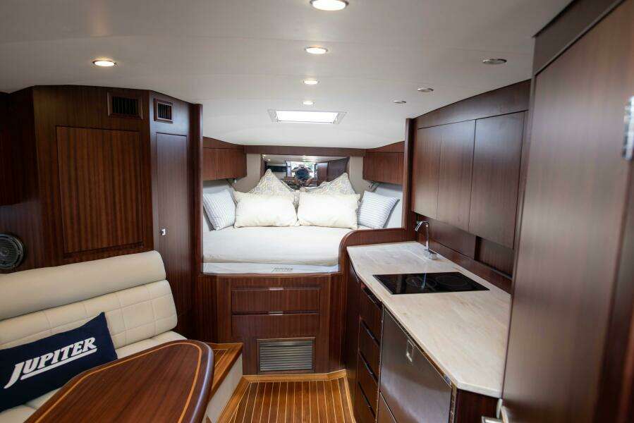 41ft Jupiter Yacht For Sale