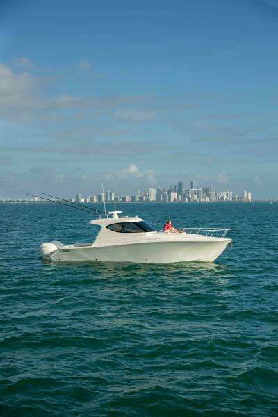 41ft Jupiter Yacht For Sale