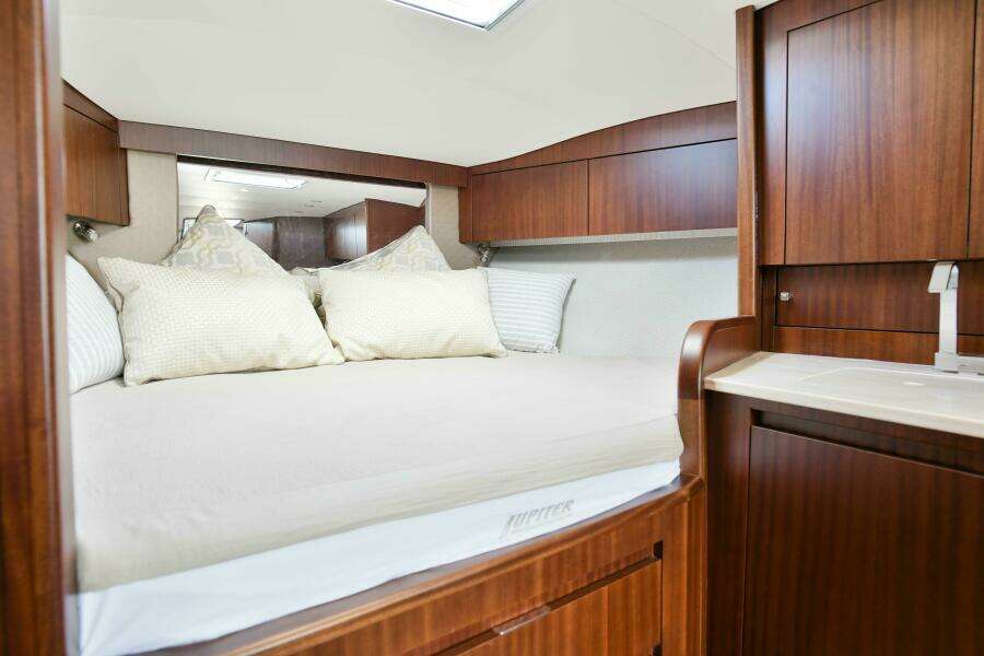 41ft Jupiter Yacht For Sale