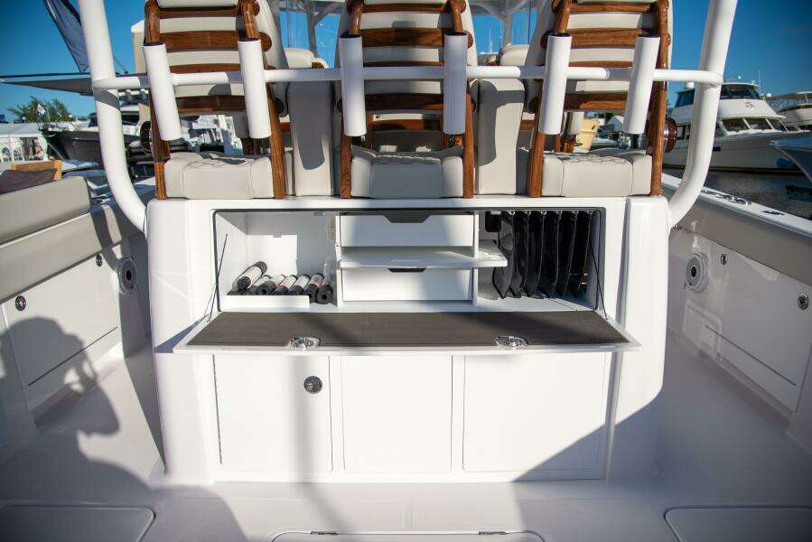 43ft Jupiter Yacht For Sale