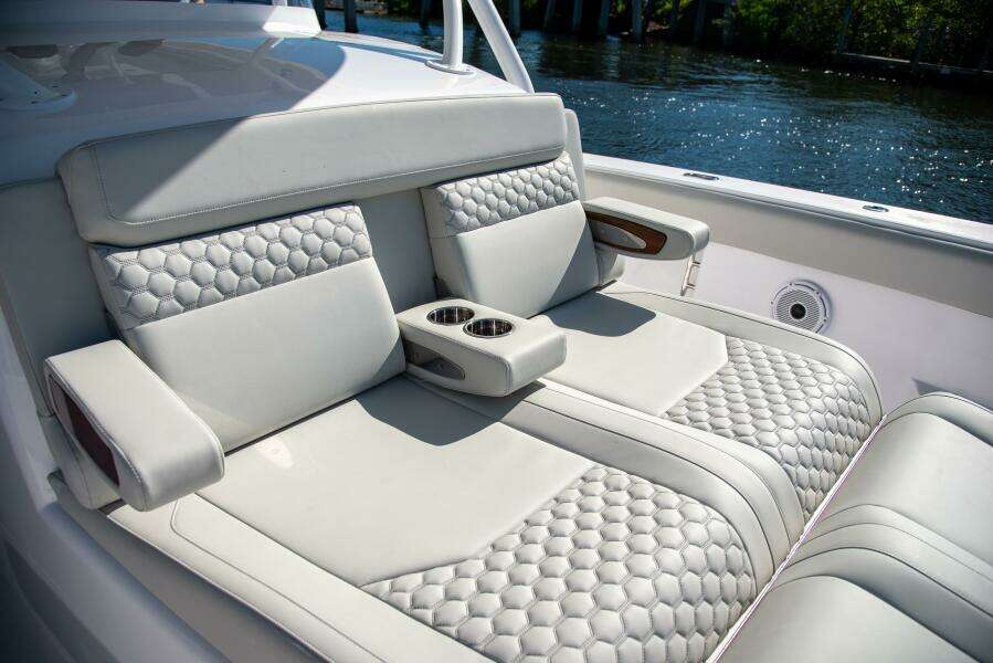 43ft Jupiter Yacht For Sale