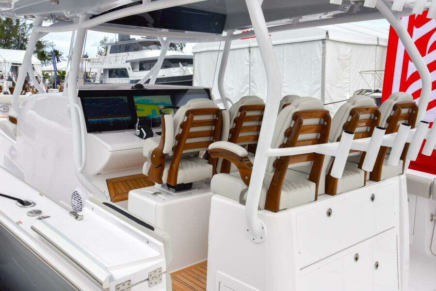 43ft Jupiter Yacht For Sale