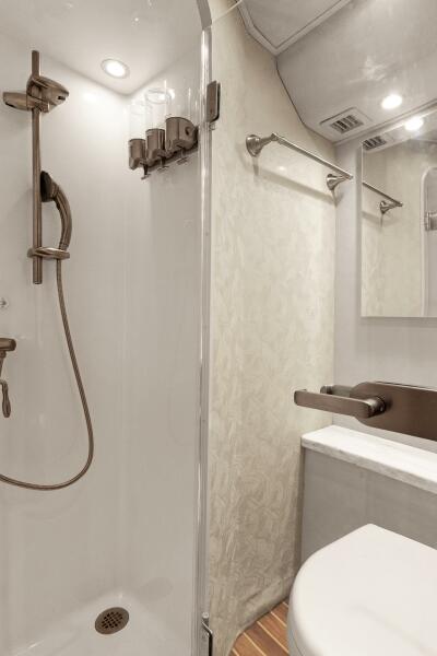 46' 2015 Viking 46 Convertible