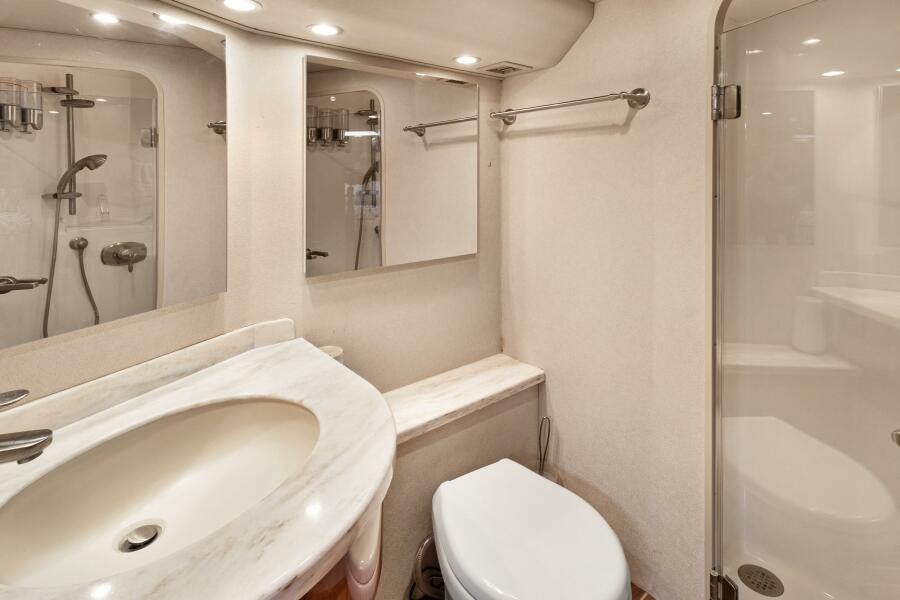 46' 2015 Viking 46 Convertible