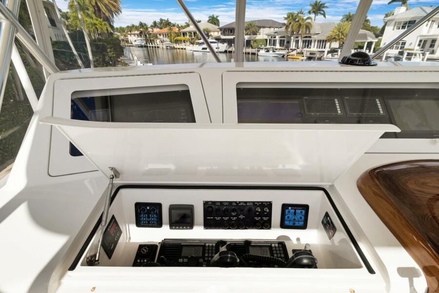 46' 2015 Viking 46 Convertible