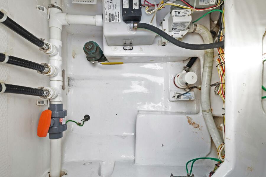 46' 2015 Viking 46 Convertible