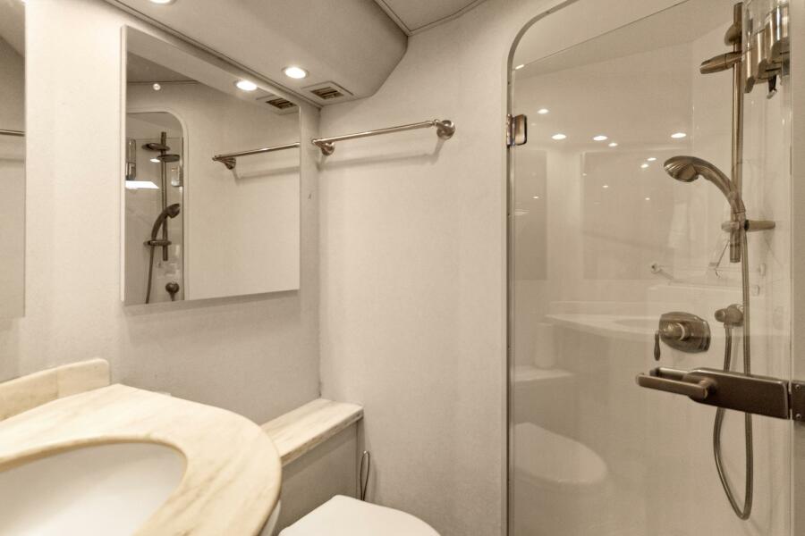 46' 2015 Viking 46 Convertible