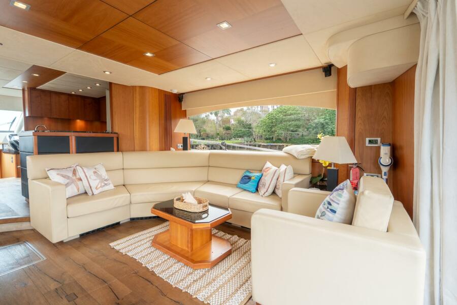 70' 2008 Sunseeker Manhattan 70