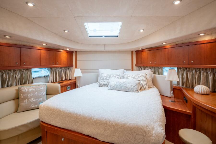 70' 2008 Sunseeker Manhattan 70