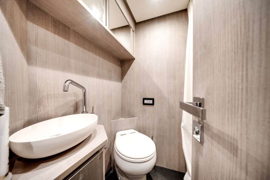 80ft Azimut Yacht For Sale