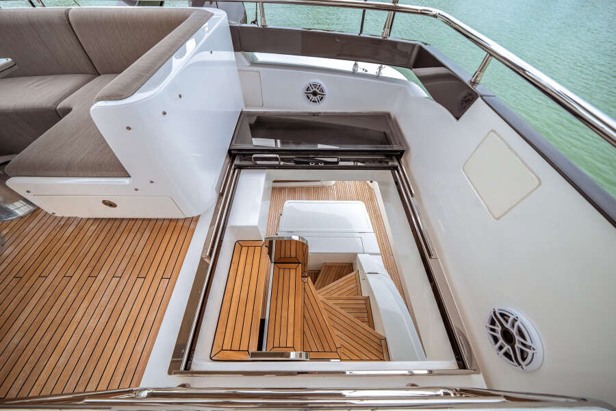 80ft Azimut Yacht For Sale