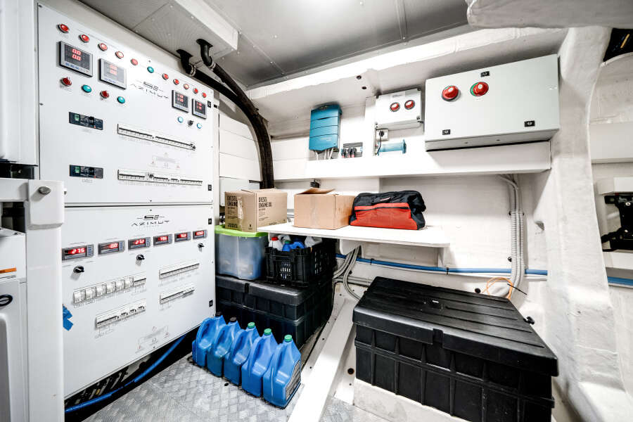 80ft Azimut Yacht For Sale