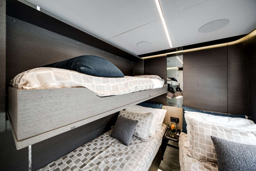 80ft Azimut Yacht For Sale