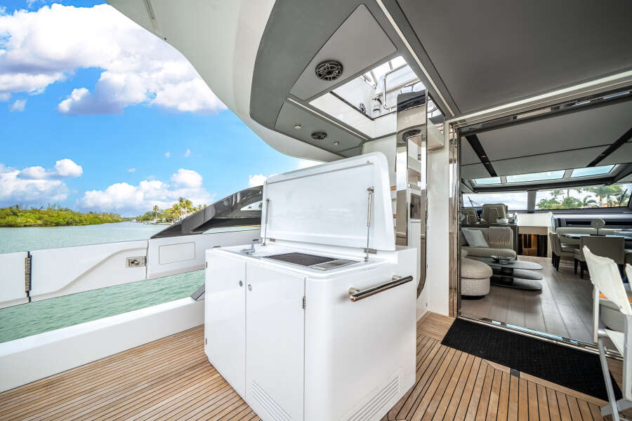 80ft Azimut Yacht For Sale