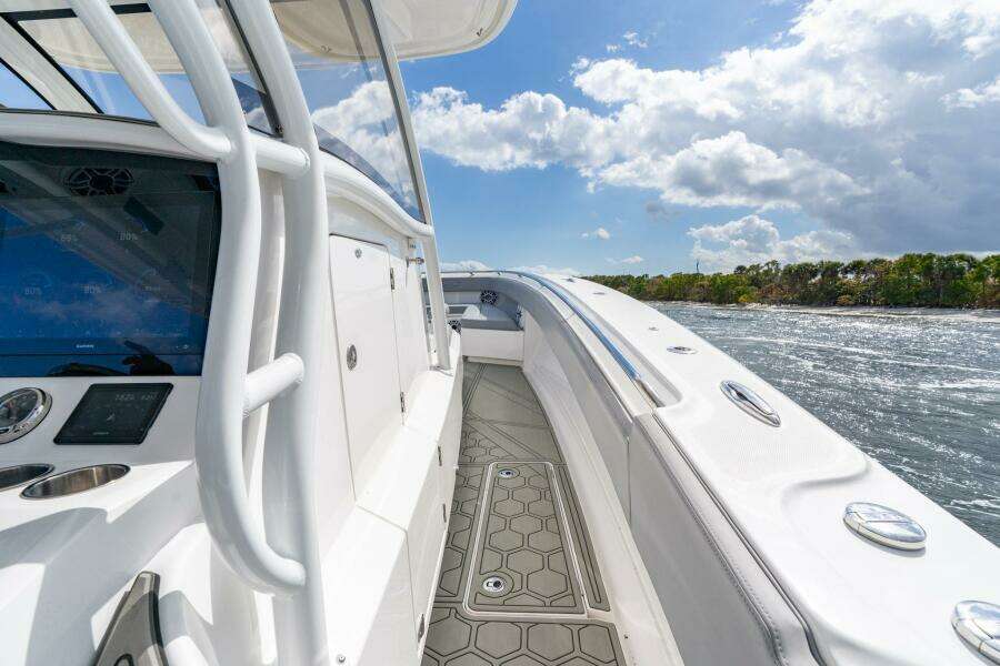 BRAMATE 41ft BlackWater Yacht For Sale