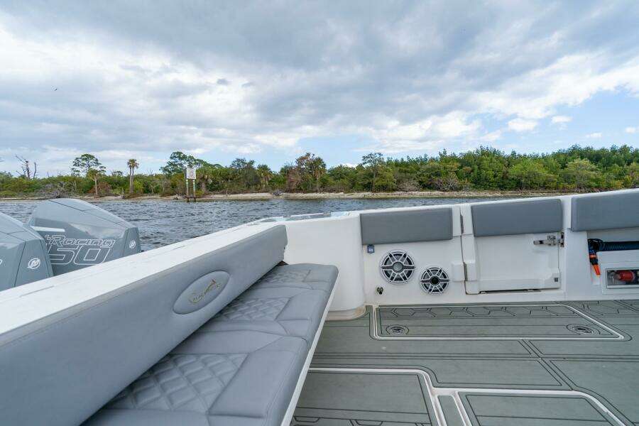 BRAMATE 41ft BlackWater Yacht For Sale