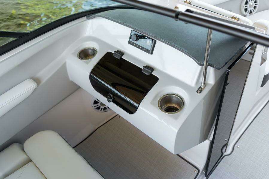 22ft Regal Yacht For Sale