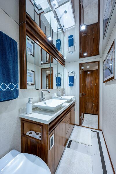 75' 2017 Viking 75 Motoryacht