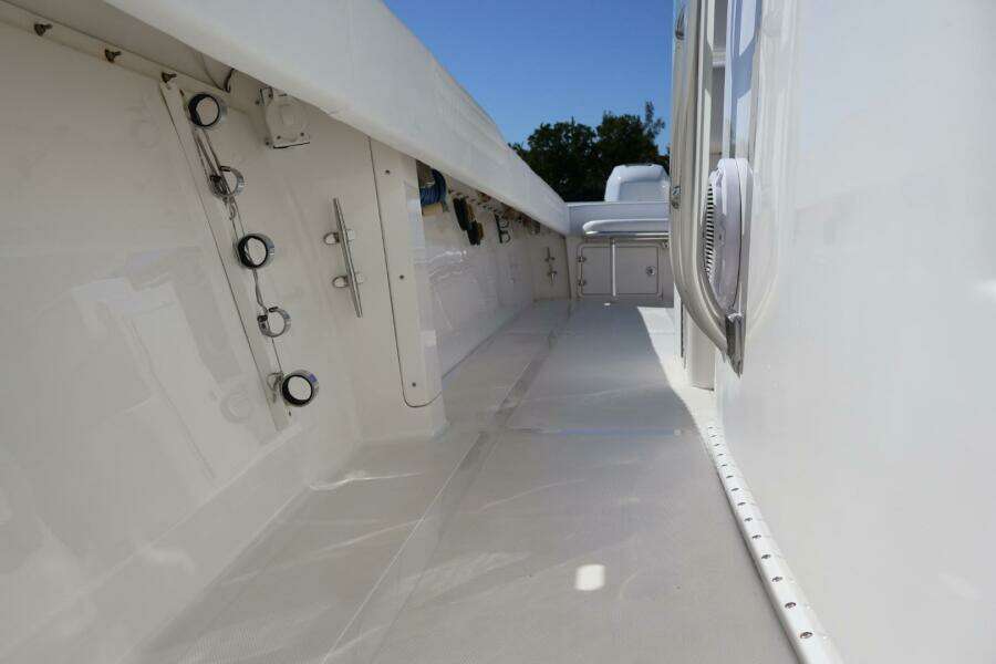 39ft Venture Yacht For Sale