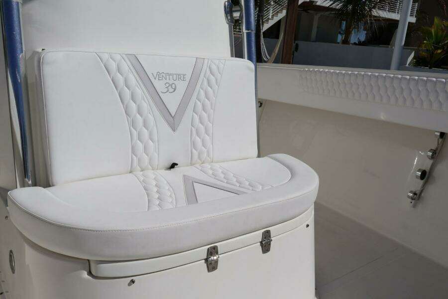39ft Venture Yacht For Sale