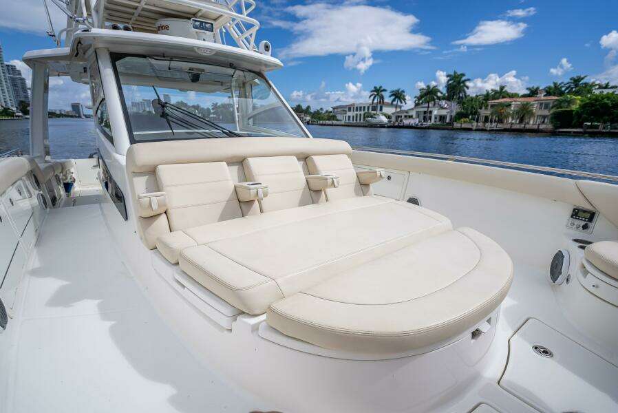 42ft Boston Whaler Yacht For Sale