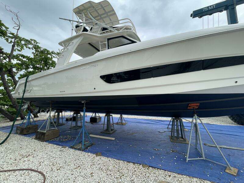 42ft Boston Whaler Yacht For Sale