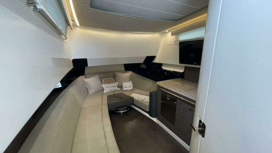 42ft Boston Whaler Yacht For Sale