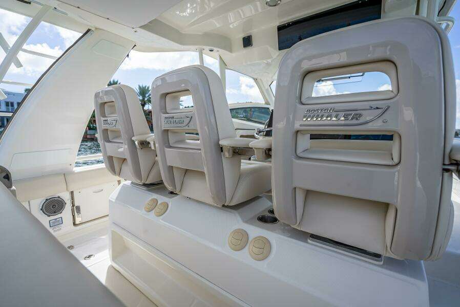 42ft Boston Whaler Yacht For Sale