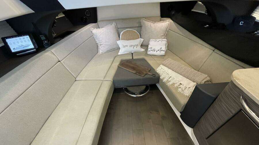 42ft Boston Whaler Yacht For Sale