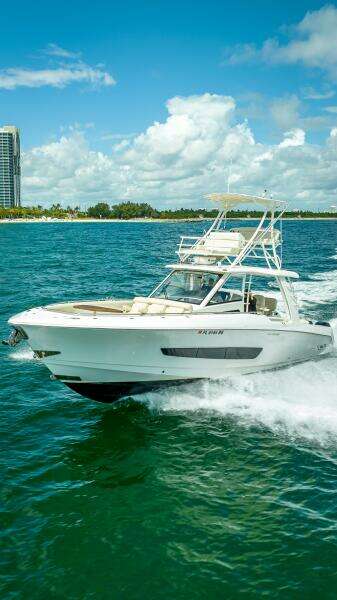 42ft Boston Whaler Yacht For Sale