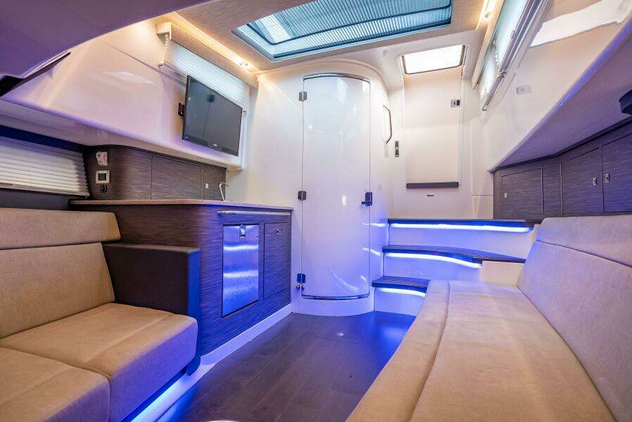 42ft Boston Whaler Yacht For Sale