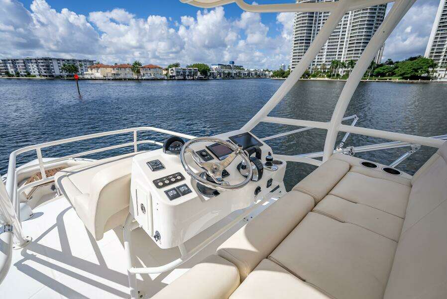 42ft Boston Whaler Yacht For Sale