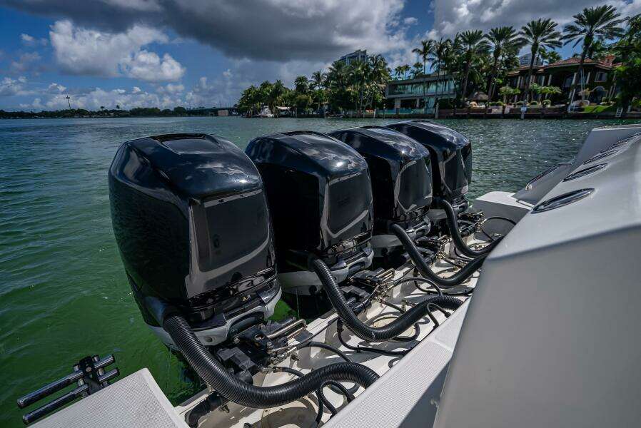 42ft Boston Whaler Yacht For Sale