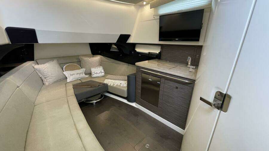 42ft Boston Whaler Yacht For Sale