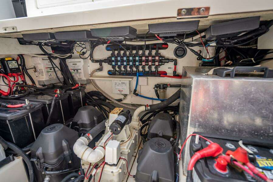 42ft Boston Whaler Yacht For Sale