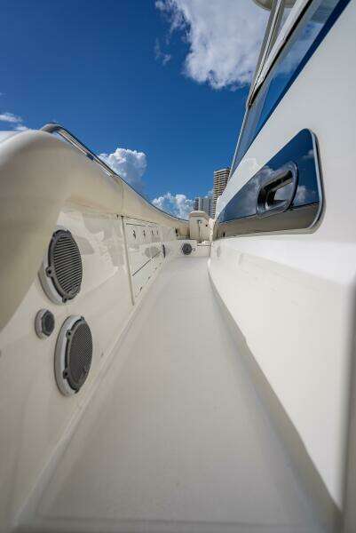 42ft Boston Whaler Yacht For Sale