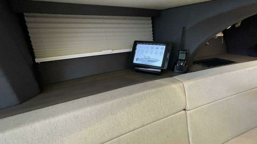 42ft Boston Whaler Yacht For Sale