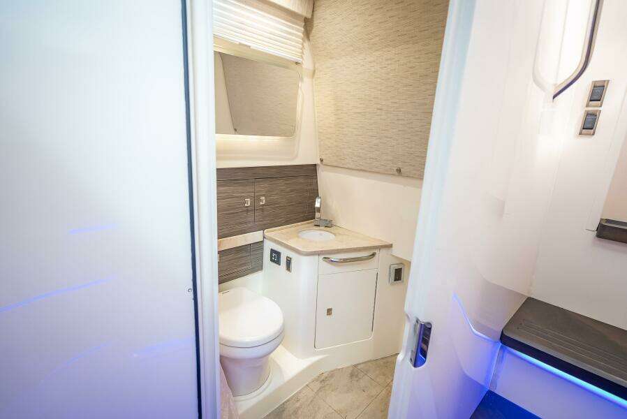 42ft Boston Whaler Yacht For Sale