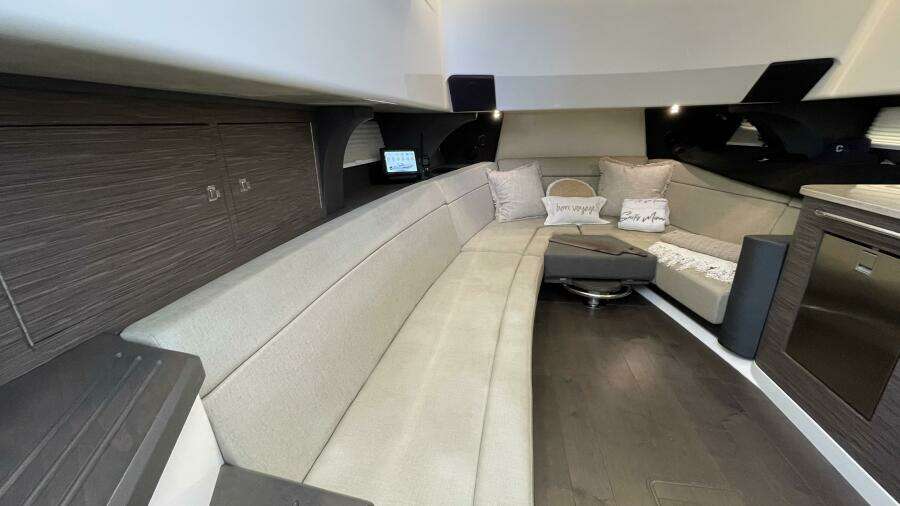 42ft Boston Whaler Yacht For Sale