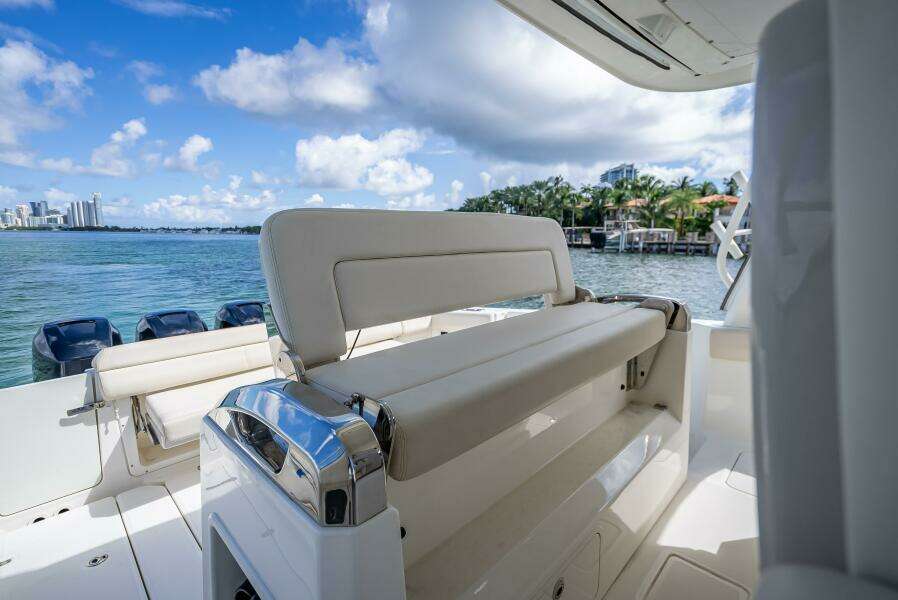 42ft Boston Whaler Yacht For Sale