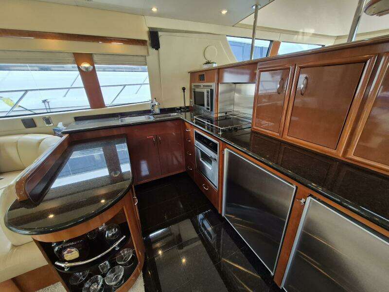 56ft Carver Yacht For Sale