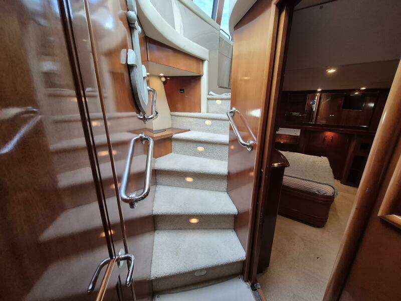 56ft Carver Yacht For Sale
