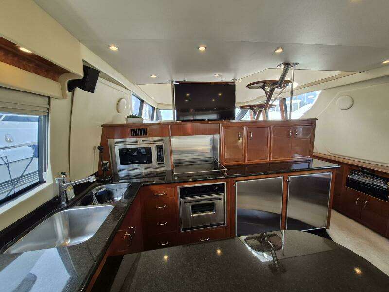 56ft Carver Yacht For Sale