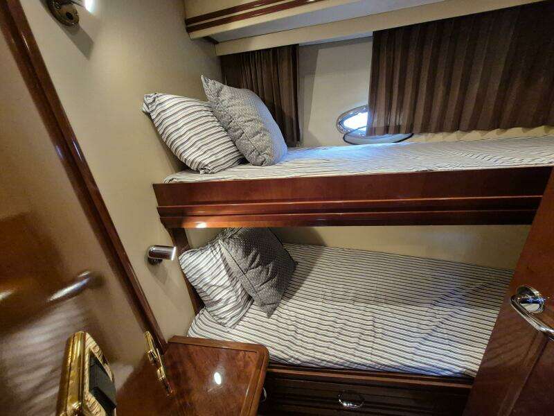 56ft Carver Yacht For Sale