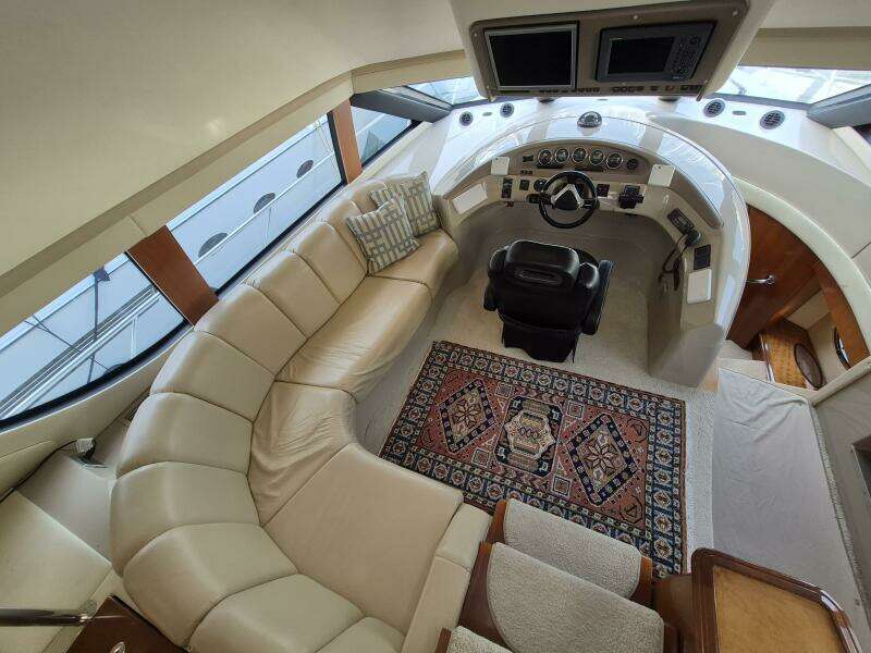 56ft Carver Yacht For Sale